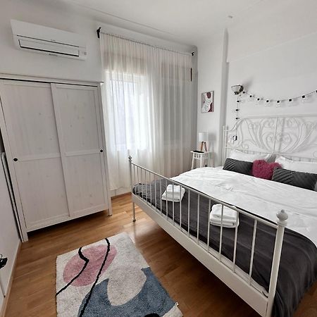 Love Light Studio Victoriei Бухарест Экстерьер фото
